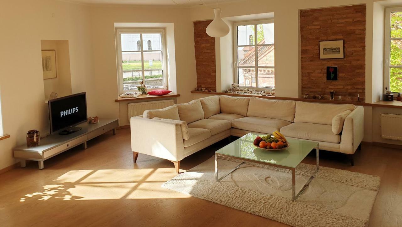 Exceptional Uzupis Bridge 3 Bedroom Apartment Вилнюс Екстериор снимка